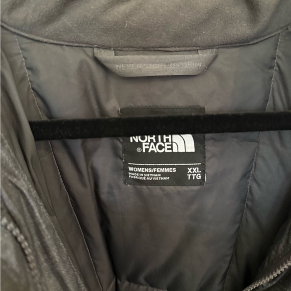 Women's North Fave Gray Puffer Coat - Picture 4 of 4